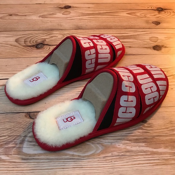 Ugg Scuff Graphic Brand Slipper - Picture 15 of 16